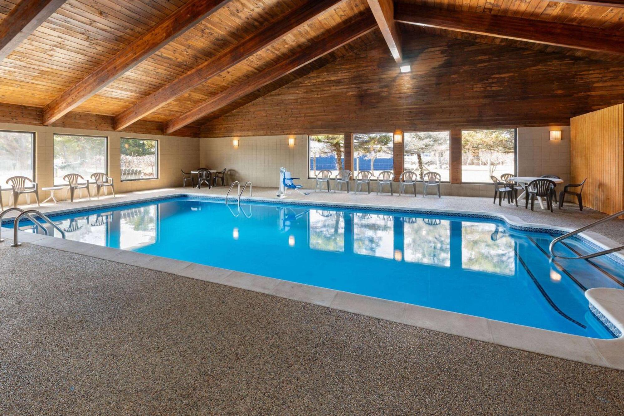 Americinn By Wyndham Oscoda Near Ausable River Exteriér fotografie